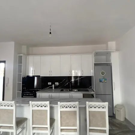 Appartement Xhymerti *