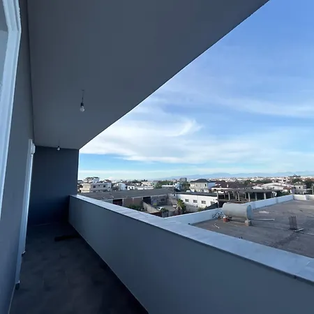 Xhymerti Appartement *